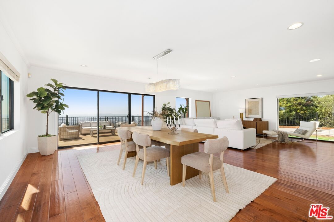 Dining room, Interior, Living room, Pendant Lights, Recessed Lighting, Wood Texture Flooring