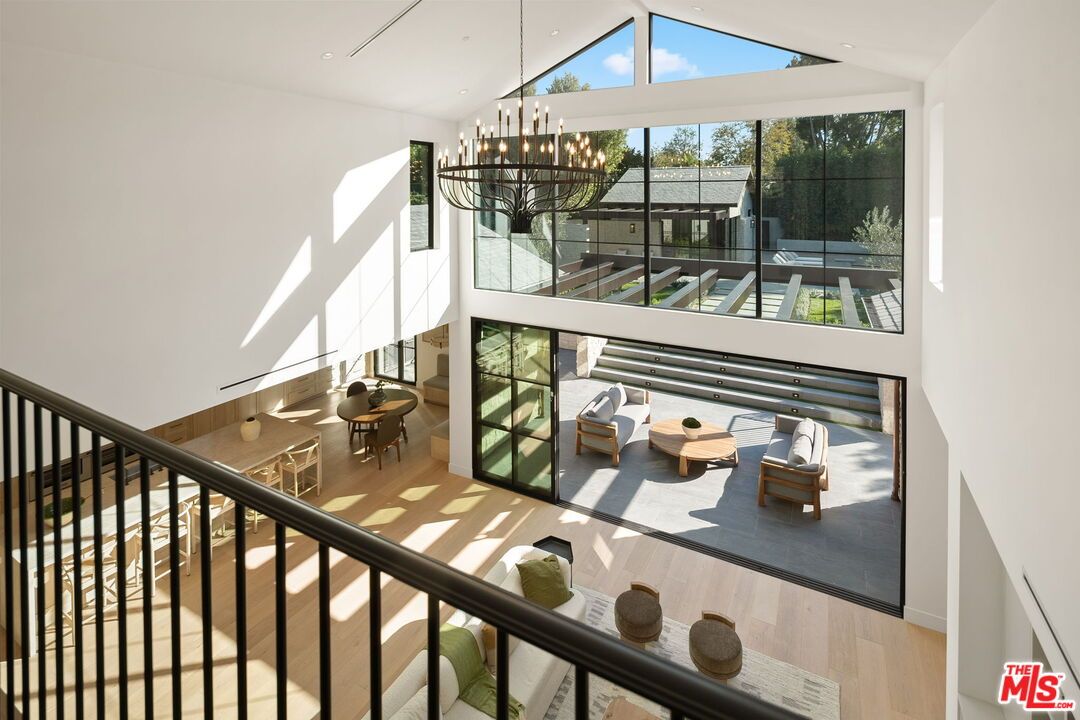 Chandelier, Interior, Wood Texture Flooring