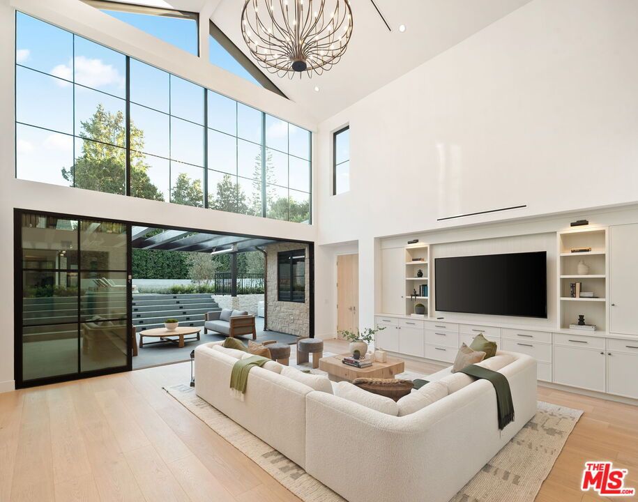 Chandelier, Interior, Living room, Pendant Lights, Wood Texture Flooring