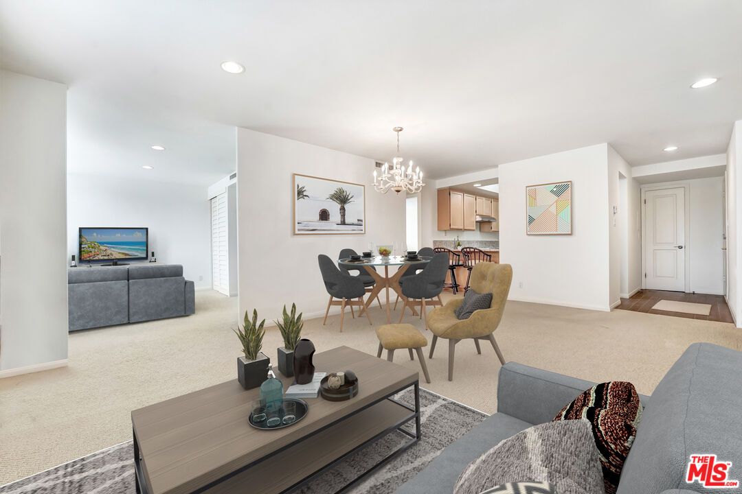 Chandelier, Dining room, Interior, Living room, Recessed Lighting