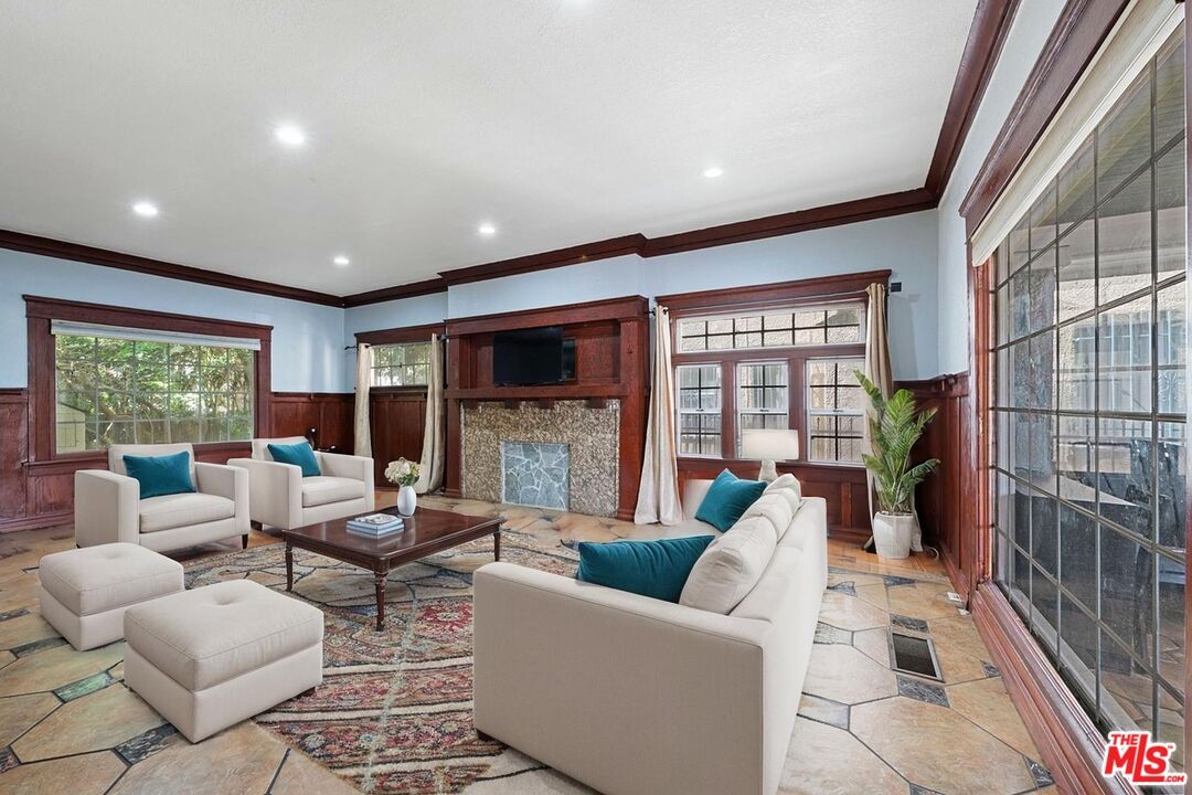 Fireplace, Interior, Living room, Recessed Lighting