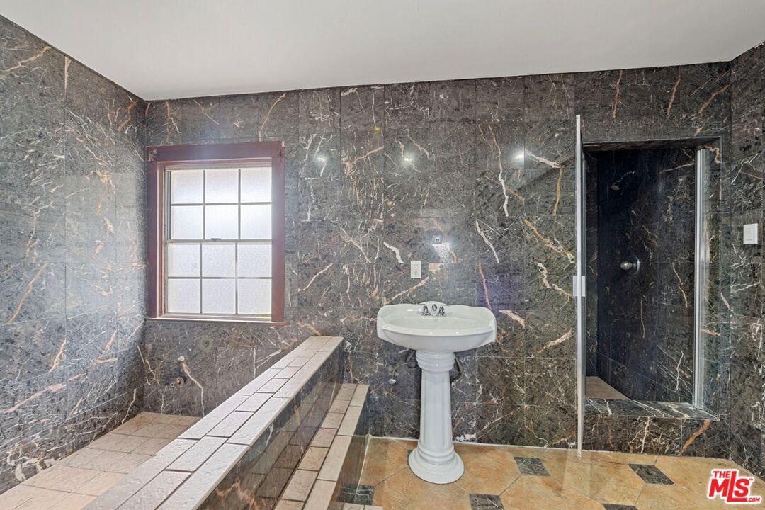 Bathroom, Interior, Marble Walls
