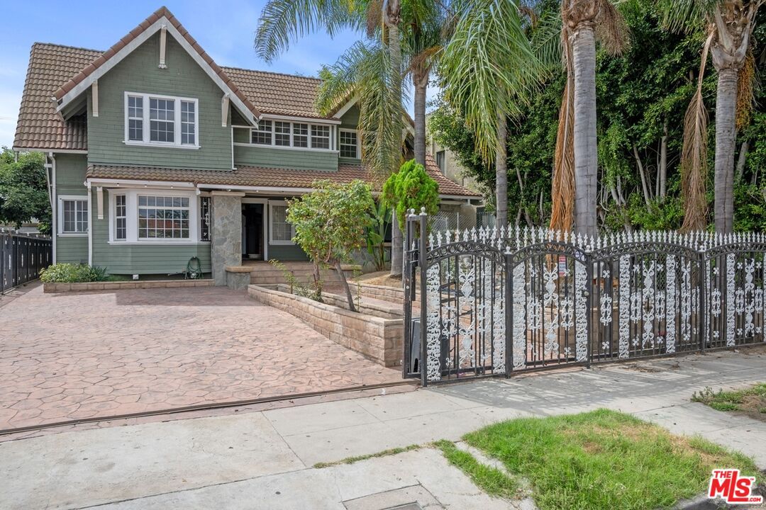 Exterior, Facade, American Craftsman