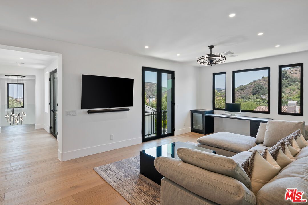 Chandelier, Interior, Living room, Recessed Lighting, Wood Texture Flooring
