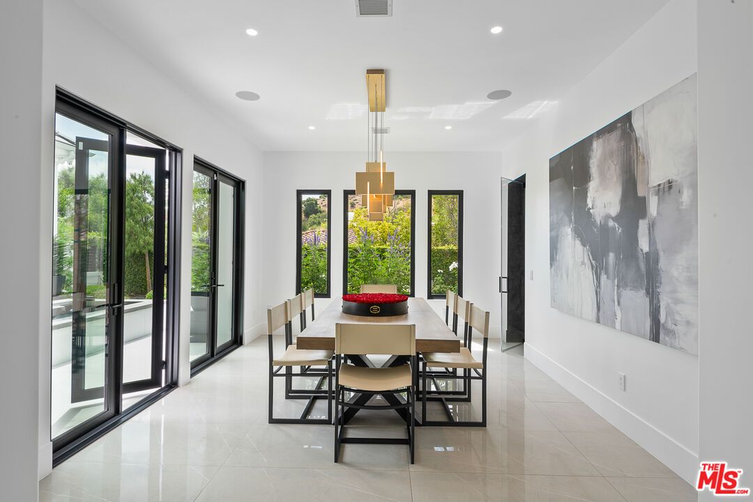 Dining room, Interior, Pendant Lights, Recessed Lighting