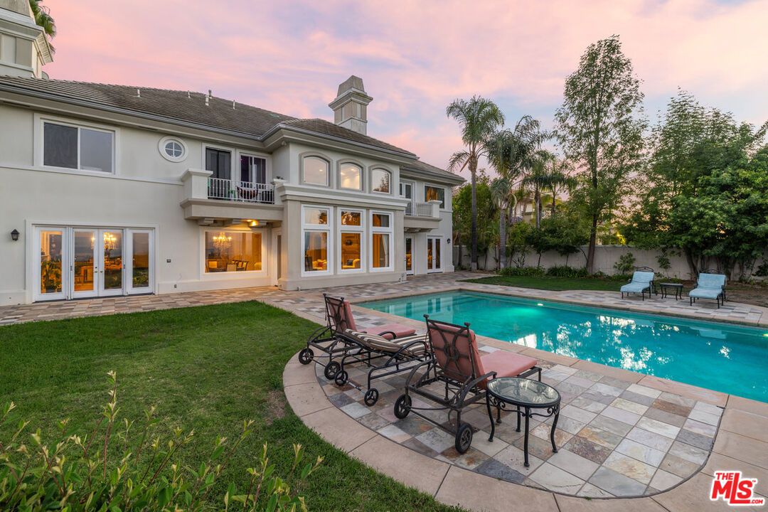 Backyard, Exterior, Pool