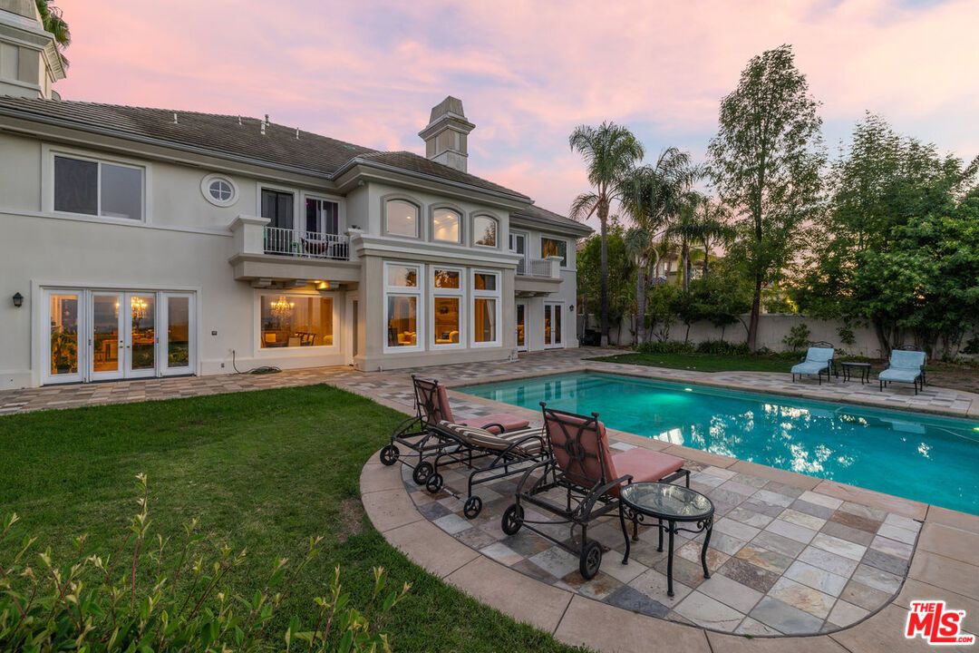 Backyard, Exterior, Pool
