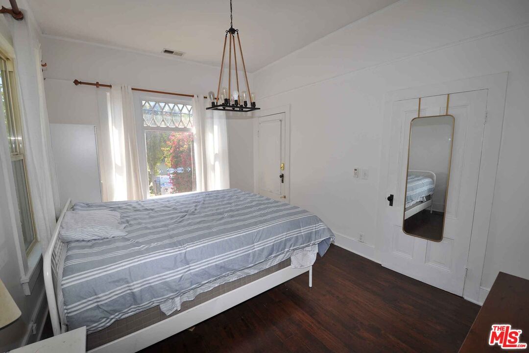 Bedroom, Interior, Pendant Lights, Wood Texture Flooring