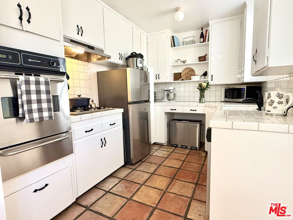 Interior, Kitchen, Tile Countertops