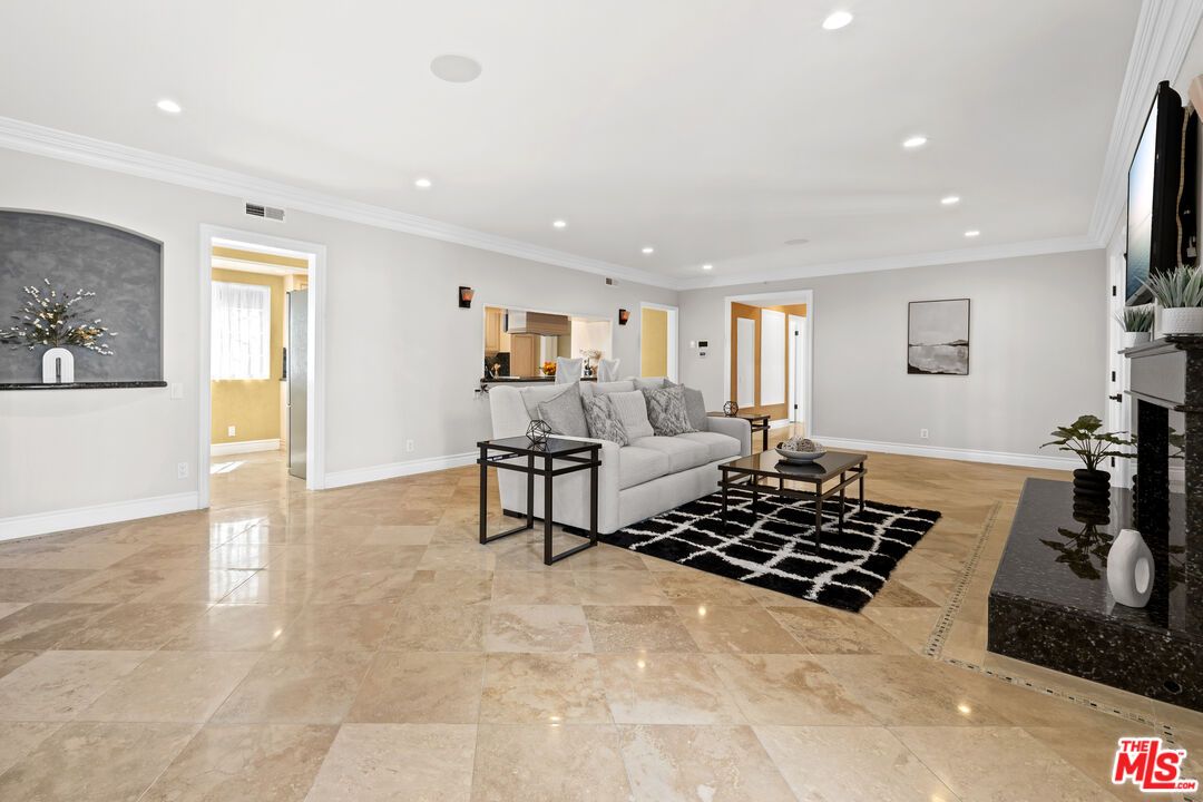 Fireplace, Interior, Living room, Recessed Lighting