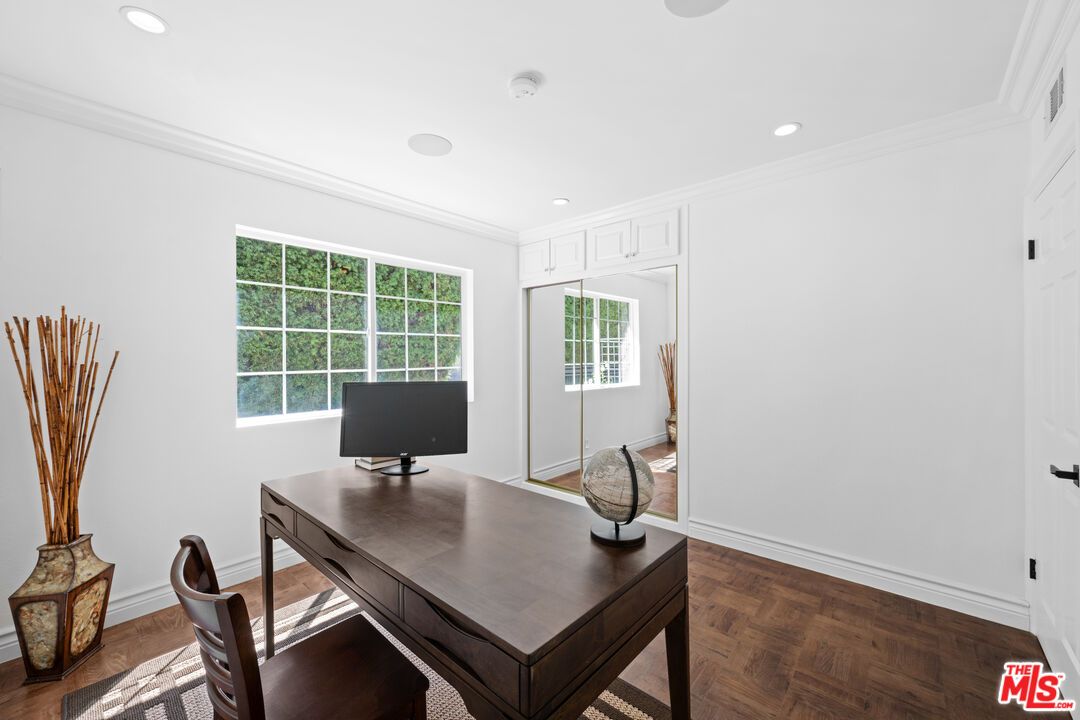 Home Office, Interior, Recessed Lighting, Wood Texture Flooring
