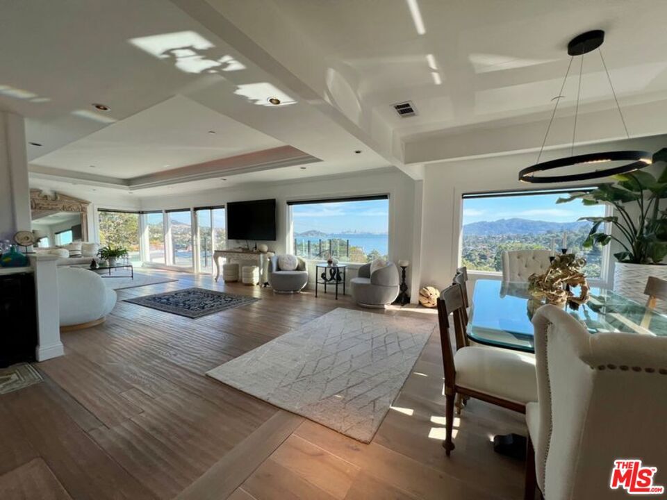 Dining room, Interior, Living room, Pendant Lights, Recessed Lighting, Water, Wood Texture Flooring