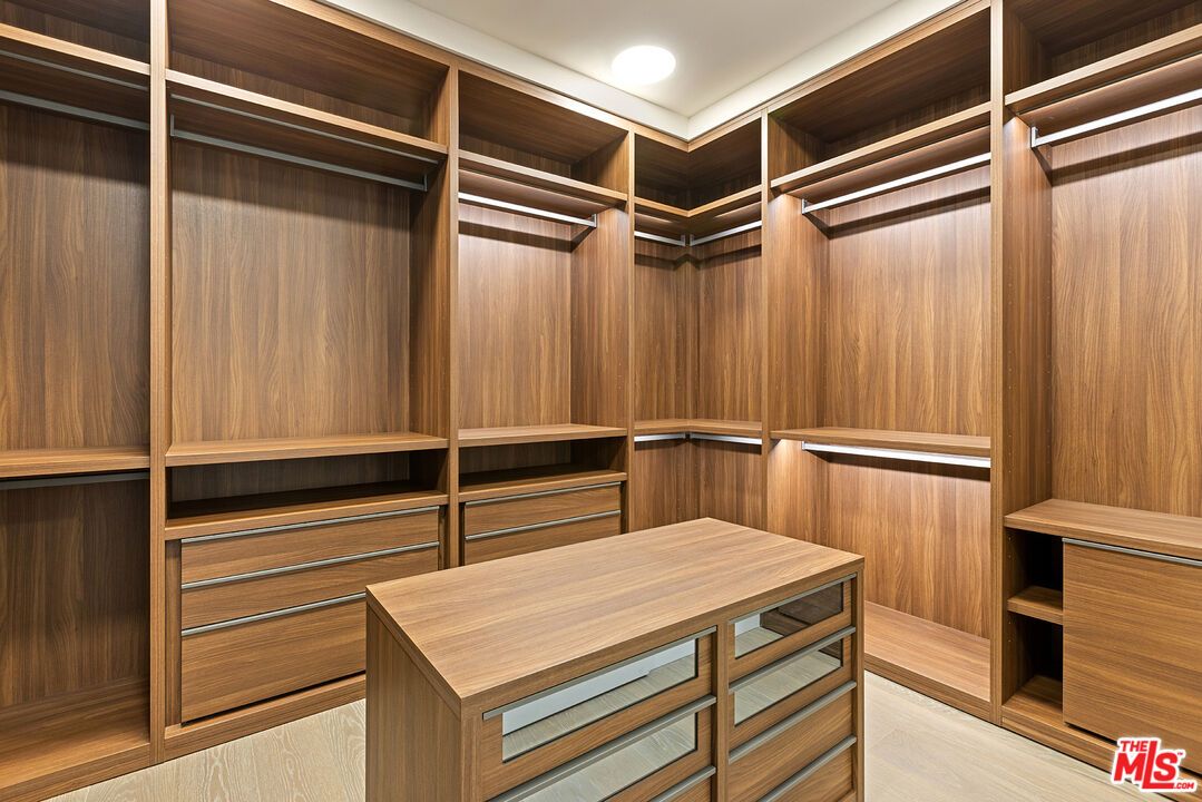 Interior, Recessed Lighting, Walk-in Closets, Wood Texture Flooring