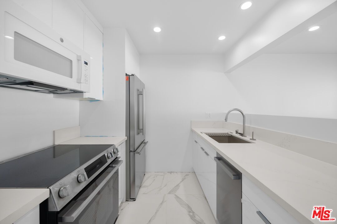 Interior, Kitchen, Marble, Recessed Lighting, Stainless Steel Appliances