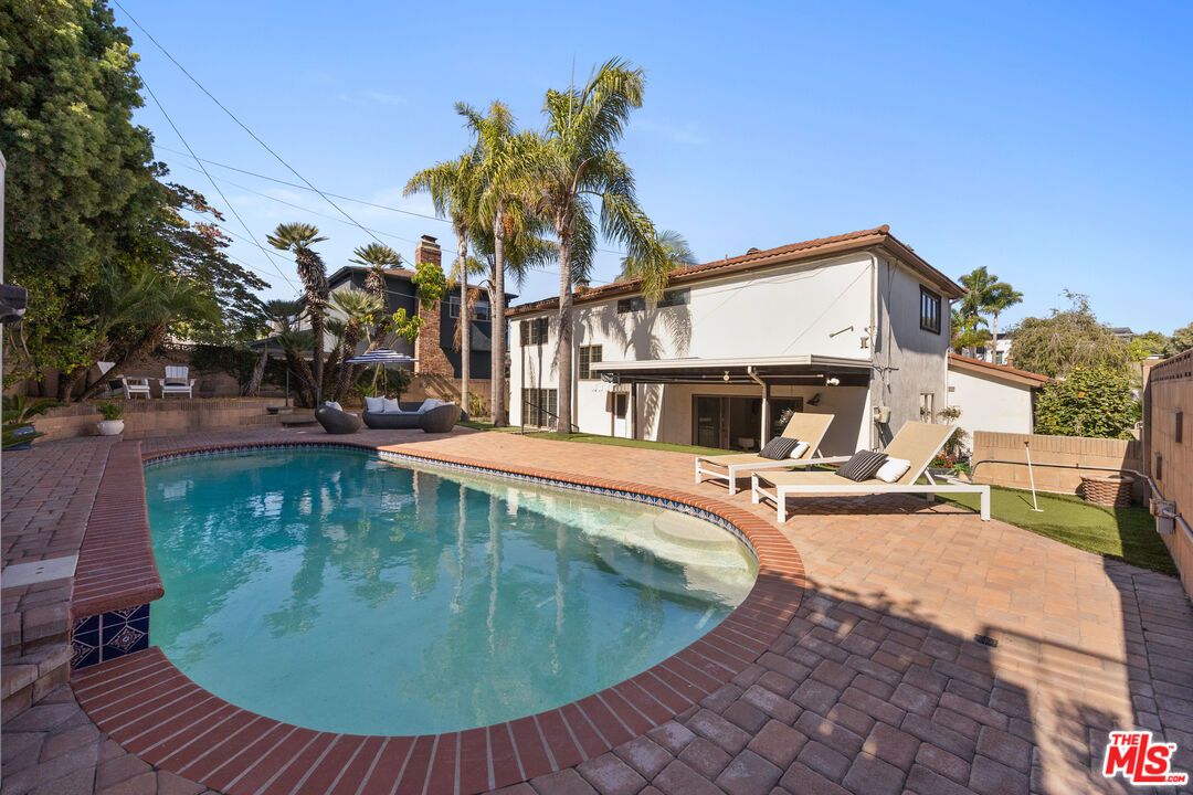 Exterior, Pool