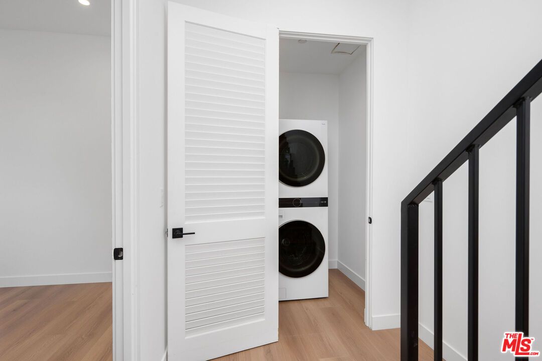Interior, Recessed Lighting, Utility Closets, Washer, Wood Texture Flooring