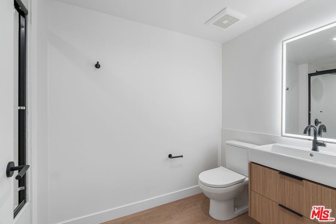 Bathroom, Interior, Recessed Lighting, Wood Texture Flooring