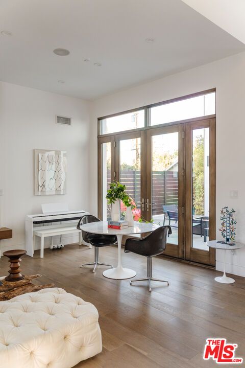 Dining room, Interior, Piano, Recessed Lighting, Wood Texture Flooring