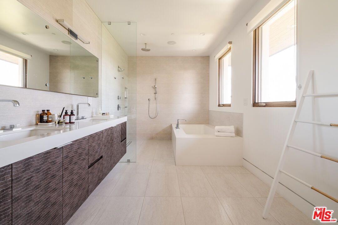 Bathroom, Dual Sink Vanities, Free Standing Baths, Interior, Recessed Lighting