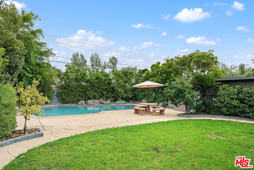 Backyard, Exterior, Pool