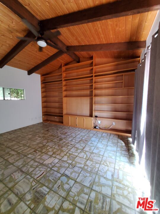 Empty room, Interior, Wooden Beams, Wooden Ceilings, Wooden Walls