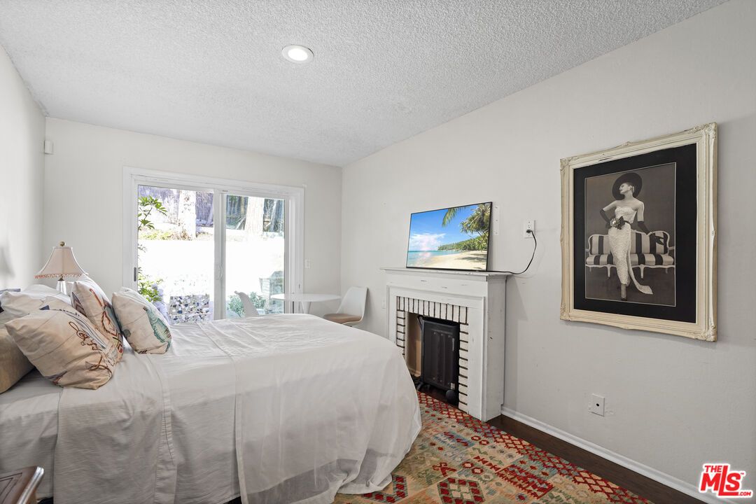 Bedroom, Fireplace, Interior, Recessed Lighting