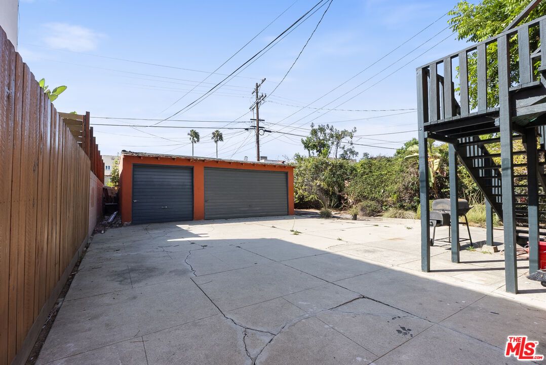 Backyard, Detached Garage, Exterior