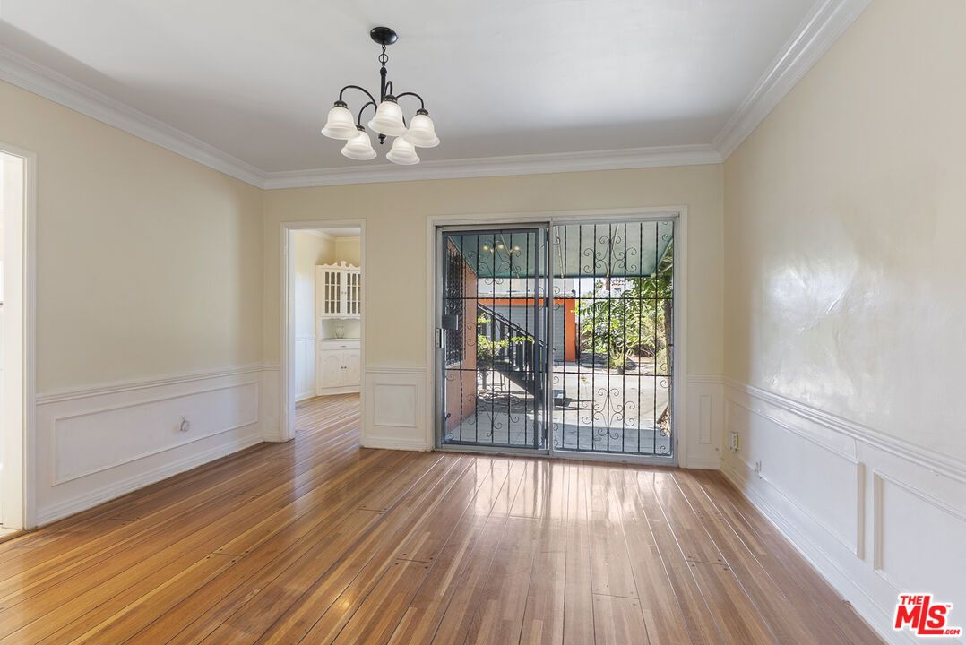 Chandelier, Empty room, Interior, Wood Texture Flooring