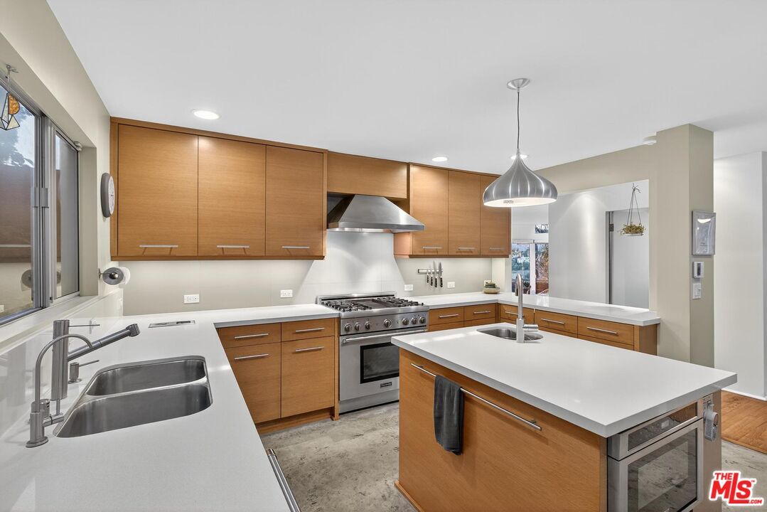 Interior, Kitchen, Pendant Lights, Recessed Lighting, Stainless Steel Appliances