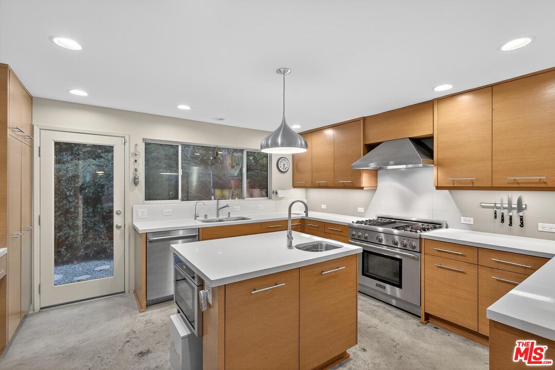 Interior, Kitchen, Pendant Lights, Recessed Lighting, Stainless Steel Appliances