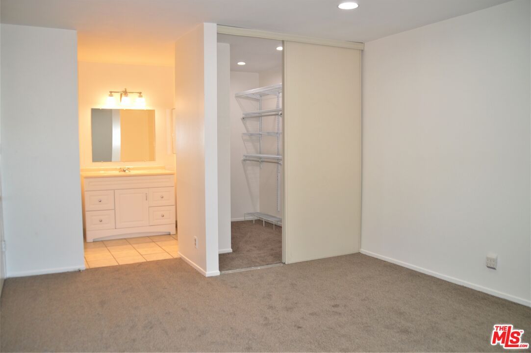 Bathroom, Interior, Recessed Lighting, Walk-in Closets