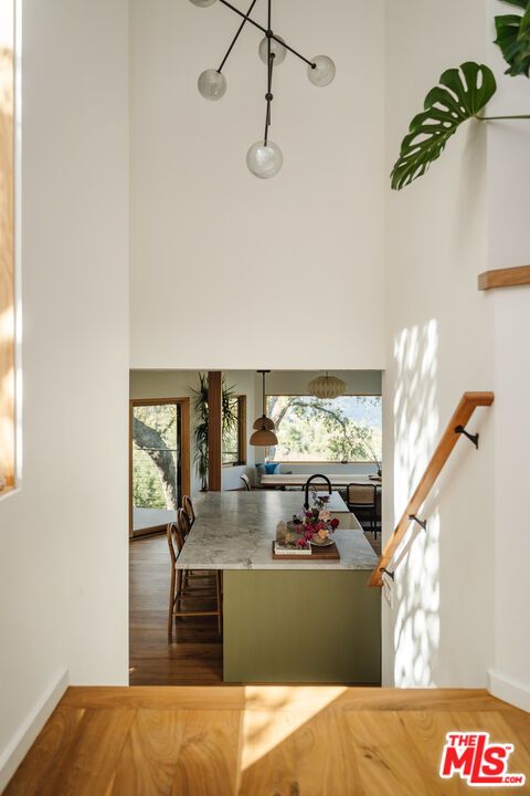 Interior, Pendant Lights, Wood Texture Flooring
