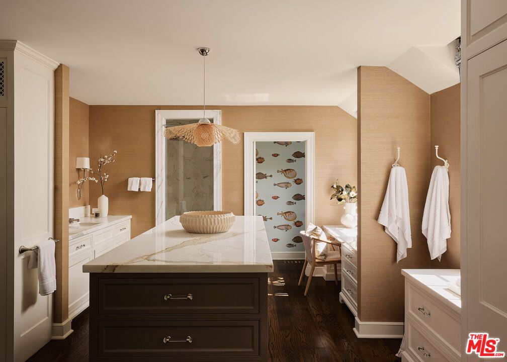Bathroom, Interior, Pendant Lights, Wood Texture Flooring