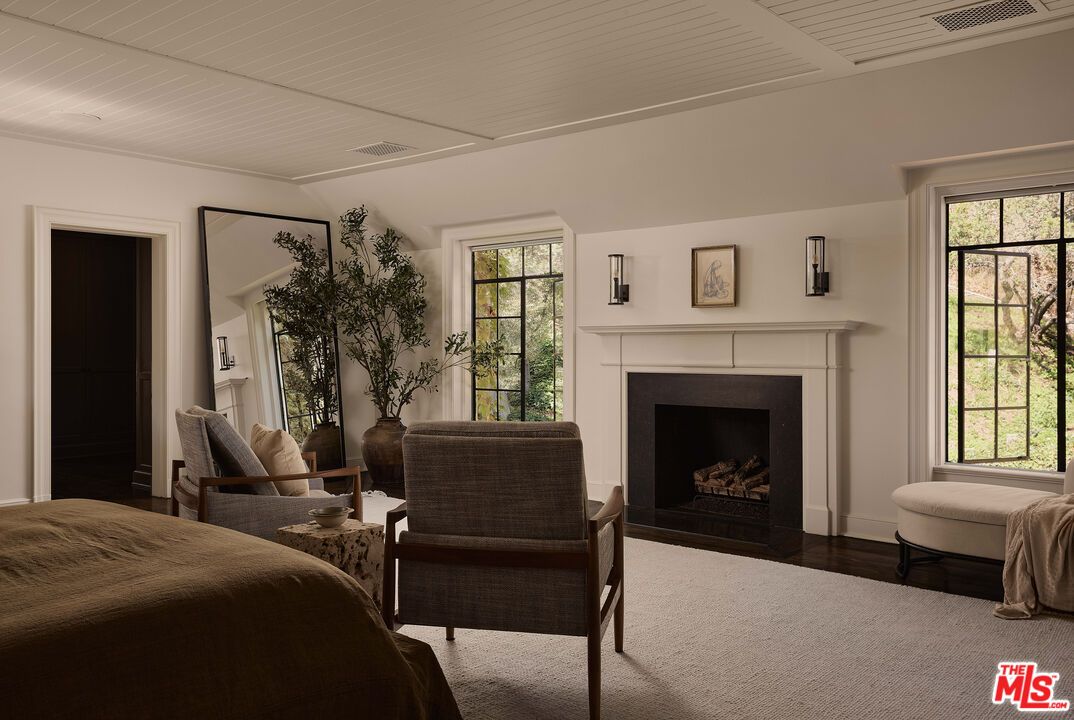 Fireplace, Interior, Living room