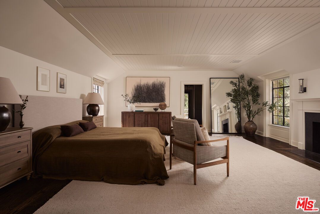 Bedroom, Fireplace, Interior, Wood Texture Flooring