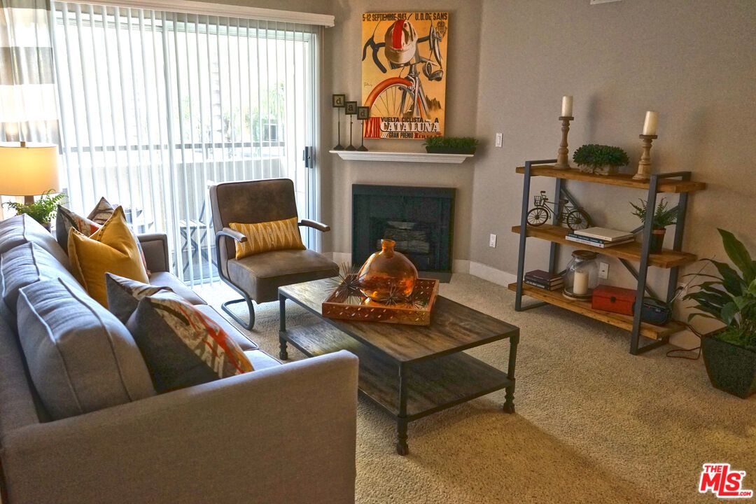 Fireplace, Interior, Living room