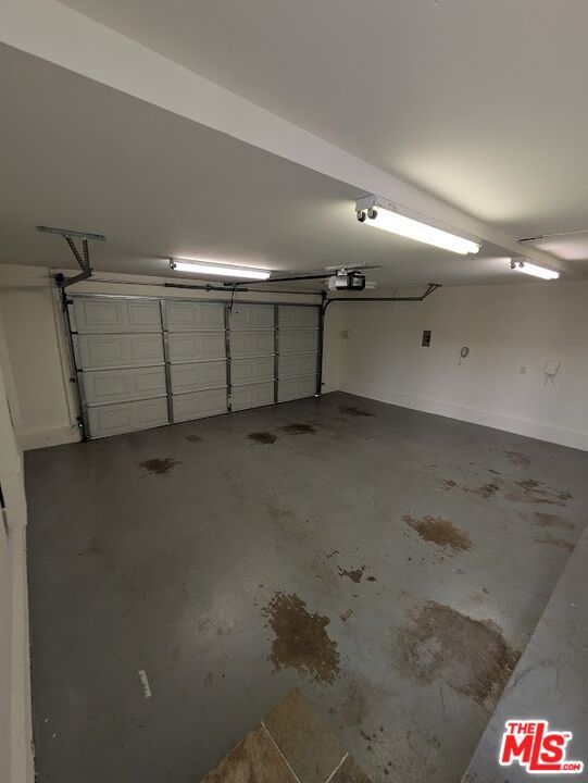 Garage, Interior