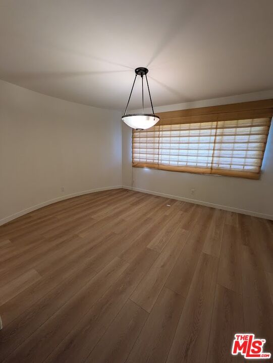 Empty room, Interior, Pendant Lights, Wood Texture Flooring