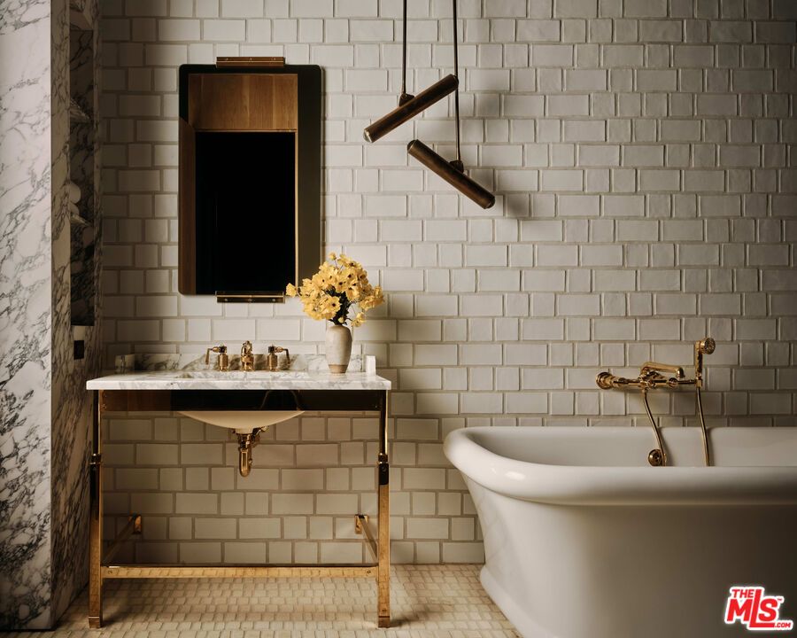 Bathroom, Free Standing Baths, Interior