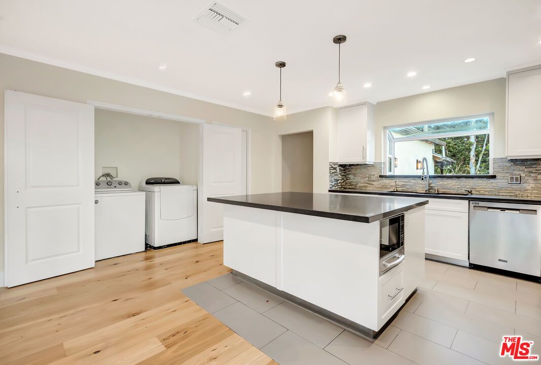Interior, Kitchen, Pendant Lights, Recessed Lighting, Washer, Wood Texture Flooring