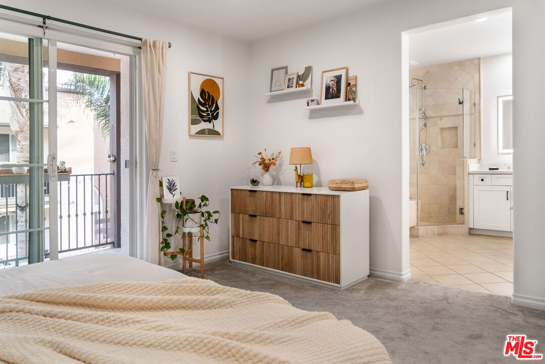 Bathroom, Bedroom, Interior, Recessed Lighting