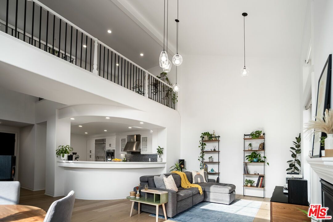Fireplace, Interior, Kitchen, Pendant Lights, Recessed Lighting, Wood Texture Flooring