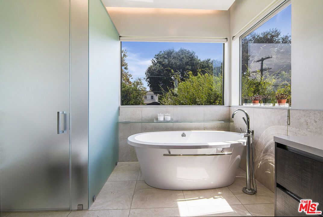 Bathroom, Free Standing Baths, Interior