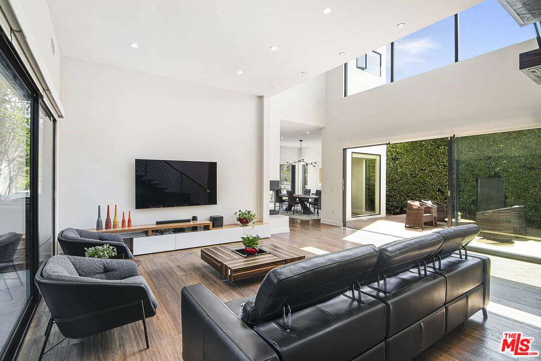 Dining room, Interior, Living room, Recessed Lighting, Wood Texture Flooring