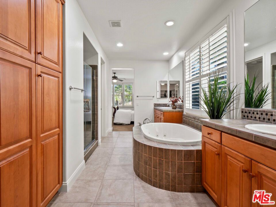 Bathroom, Interior, Recessed Lighting, Tile Countertops