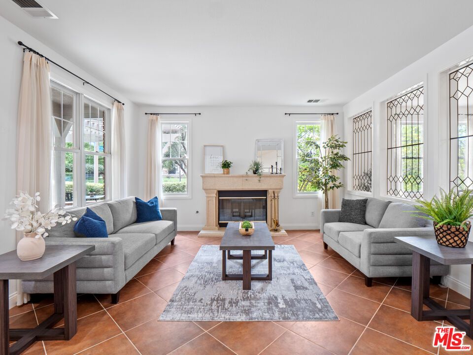 Fireplace, Interior, Living room