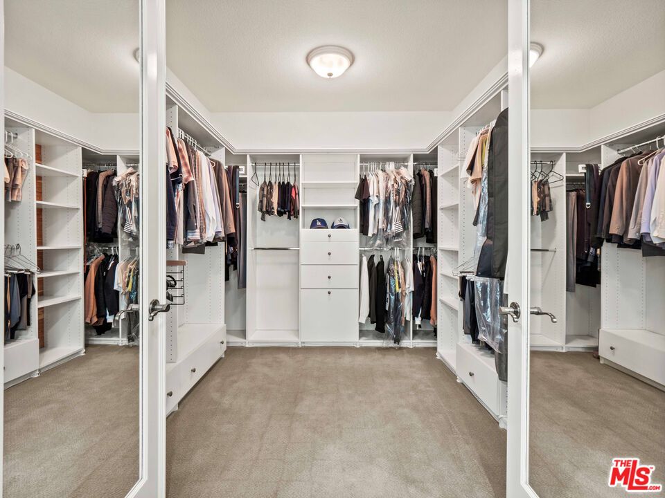 Interior, Walk-in Closets