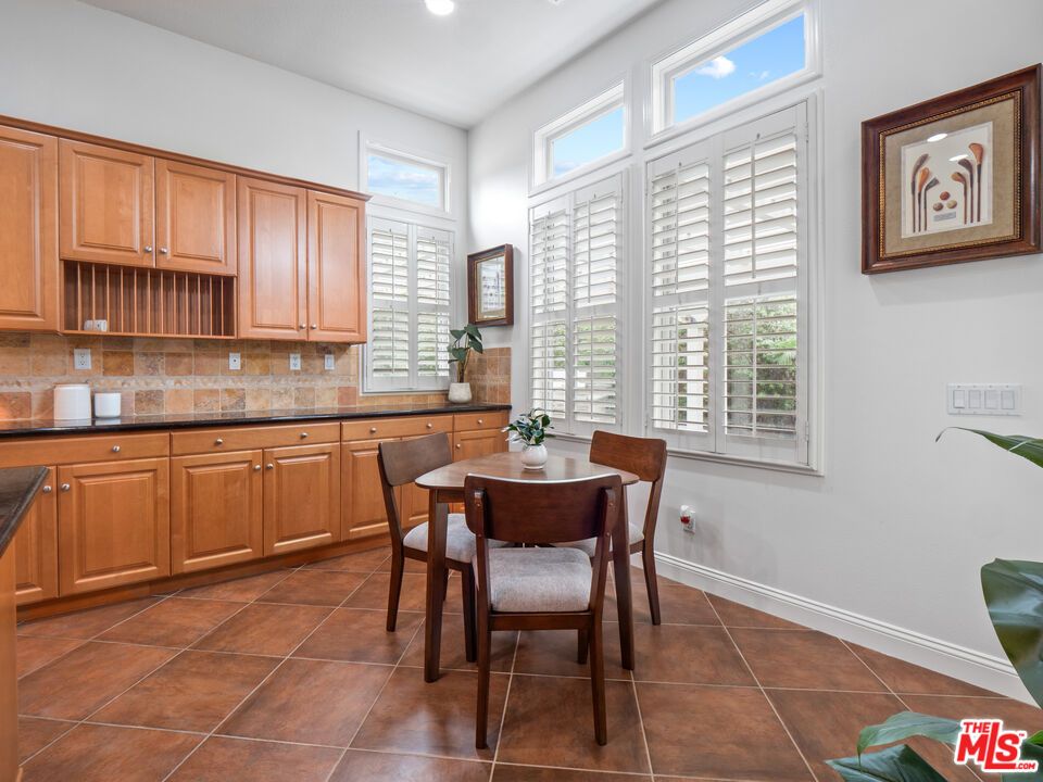 Dining room, Interior, Kitchen, Recessed Lighting