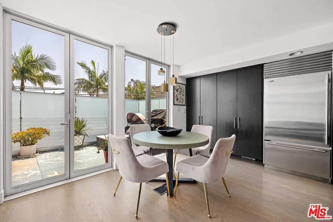 Dining room, Interior, Pendant Lights, Recessed Lighting, Wood Texture Flooring