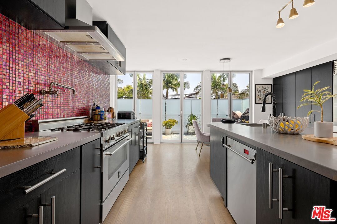 Dining room, Interior, Kitchen, Pendant Lights, Stainless Steel Appliances, Wood Texture Flooring